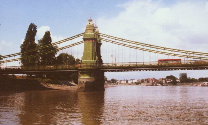 Bridge crossing the Thames, Chelsea/Fulham, London