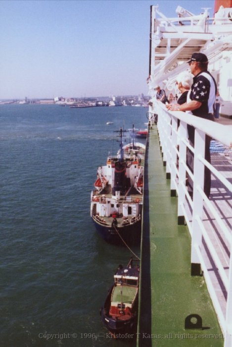 Fuel barge and tug alongside the QE2