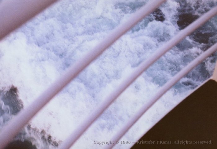 Propeller wash of the QE2