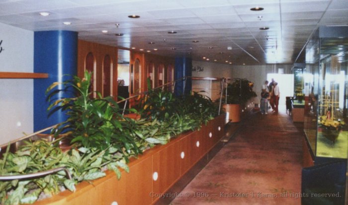 Entrance to the Yacht Club lounge aboard the QE2