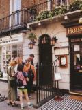 Tourists queue for entry to 221b Baker Street, London